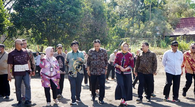 Menuju Kabupaten Bersih, Lumajang Diproyeksikan Jadi Model Pengelolaan Sampah Nasional A7k06425